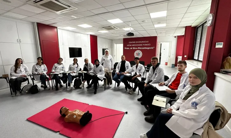 IUS Tıp Fakültesi Öğrencileri, Saraybosna Kantonu Acil Tıp Enstitüsü’nde Uygulamalı Eğitim Aldı